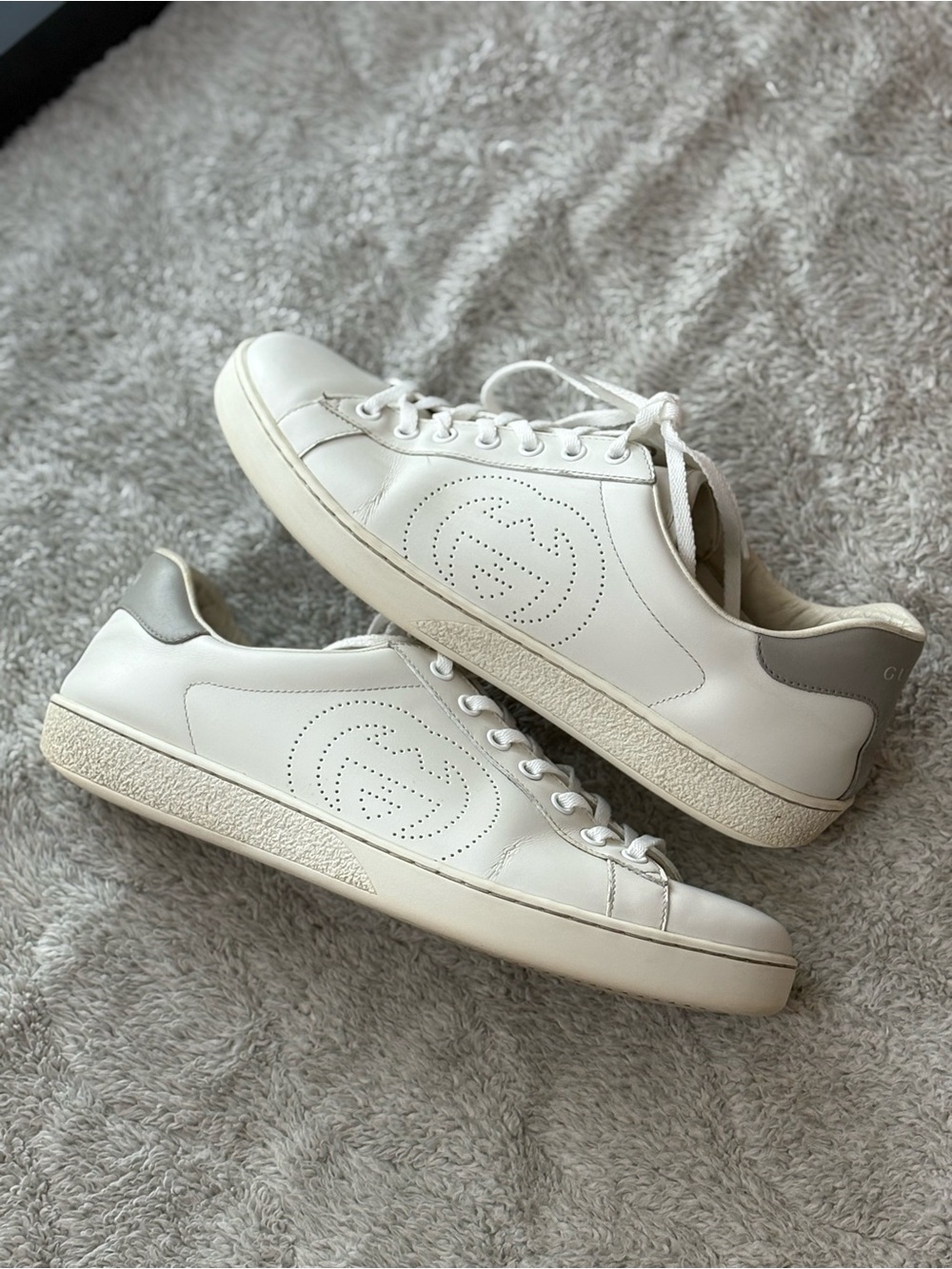 Gucci GG Ace Sneakers in White / Cream